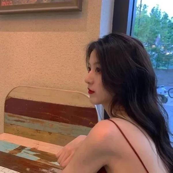 制霸娱乐圈,总裁被撩翻了